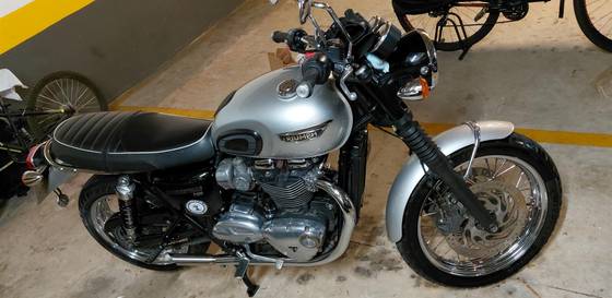 TRIUMPH BONNEVILLE T120 1200 
